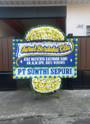 Papan Bunga Duka di Perhentian Raja