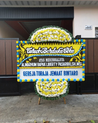 Papan Bunga Duka di Perhentian Raja