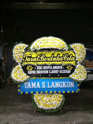 Papan Bunga Duka di Perhentian Raja
