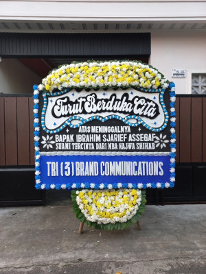 Papan Bunga Duka di Perhentian Raja